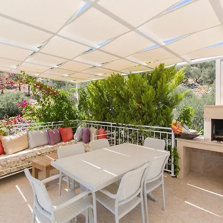 Sleeps 10 Pool Air Con Wifi *