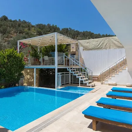 Villa Sleeps 10 Pool Air Con Wifi *