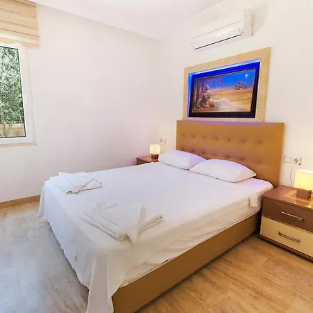 Villa Sleeps 10 Pool Air Con Wifi